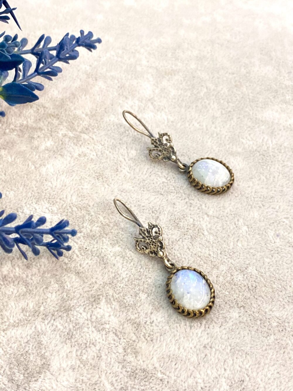 Ay Doğal Taş Gümüş Küpe