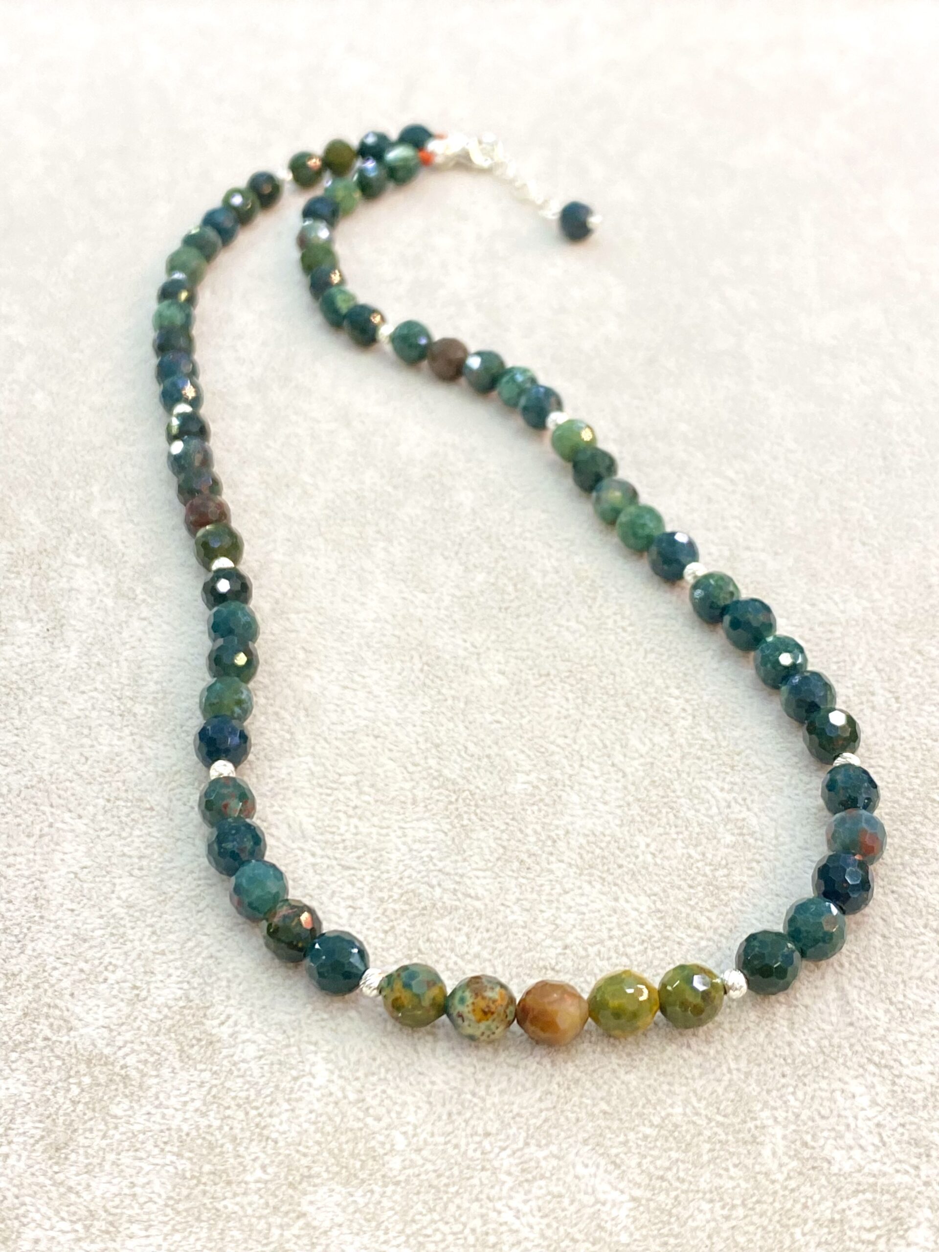 Sevgi & Şıklık: Kantaşı Necklace with Enerji Dengeleyici Stil